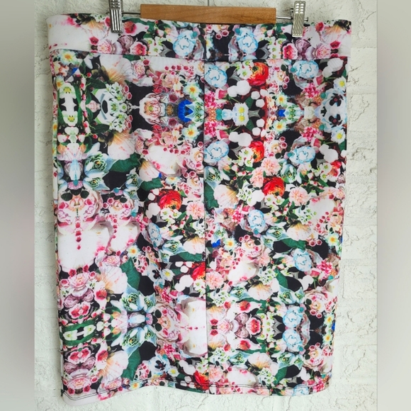 Floral Print Bodycon Skirt - Picture 1 of 5